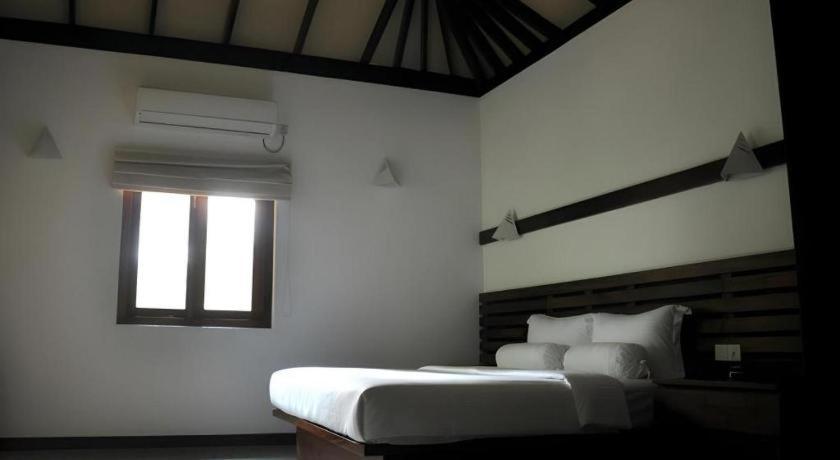 โรมัน เลค อายุรเวทา บูทิก รีสอร์ต Hotel อาฮังกัลลา ภายนอก รูปภาพ