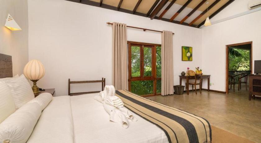 โรมัน เลค อายุรเวทา บูทิก รีสอร์ต Hotel อาฮังกัลลา ภายนอก รูปภาพ